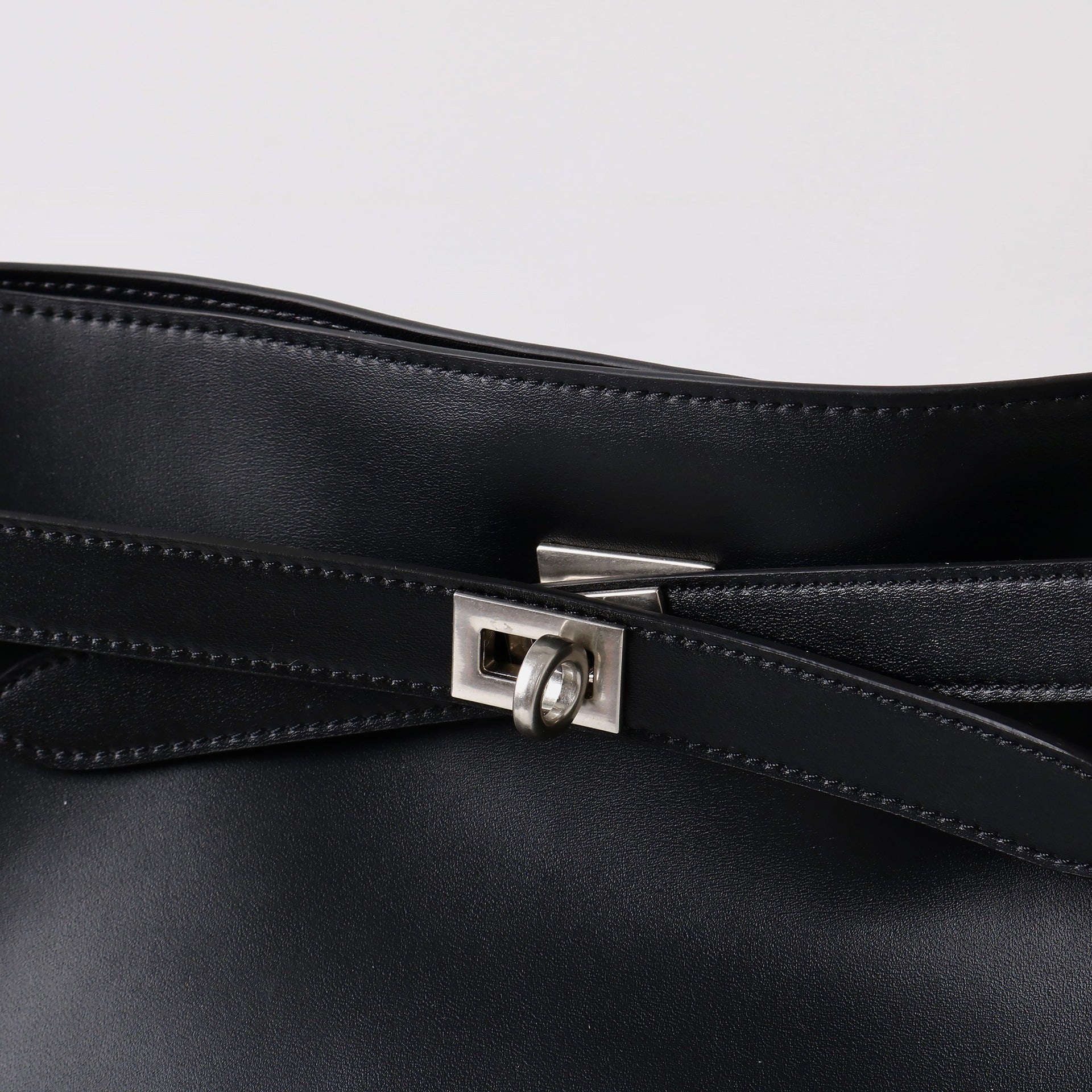 Women' Waxed Calfskin Vintage Crossbody Baguette Bag