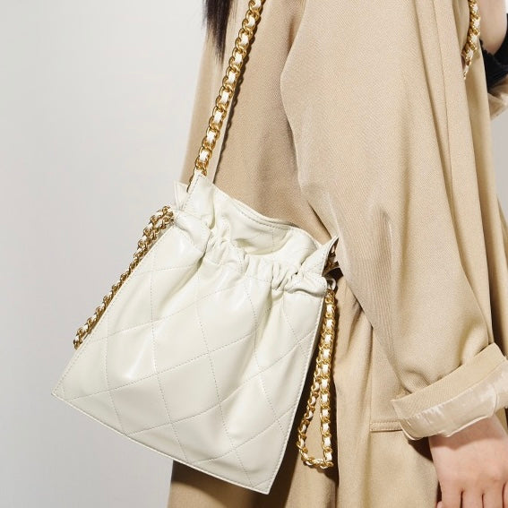 Women’s Genuine Leather Quilted Chain Bucket Bag – Chic Crossbody for Daily Style