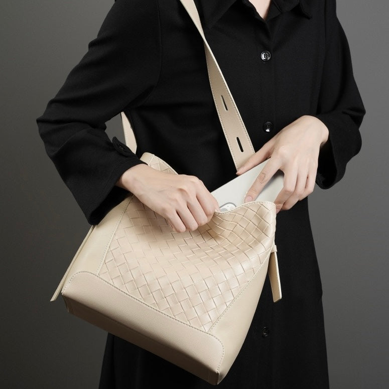 Women's Cowhide Handwoven Large Capacity Crossbody and Shoulder Bag