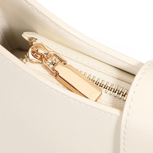 Women’s Soft Top-Grain Leather Baguette Shoulder Bag in Minimalist Commuter Style