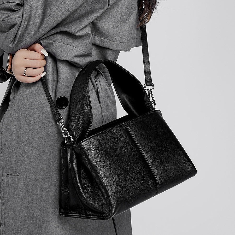 Women’s Genuine Leather Vintage-Style Top-Grain Shoulder Bag in Classic Design