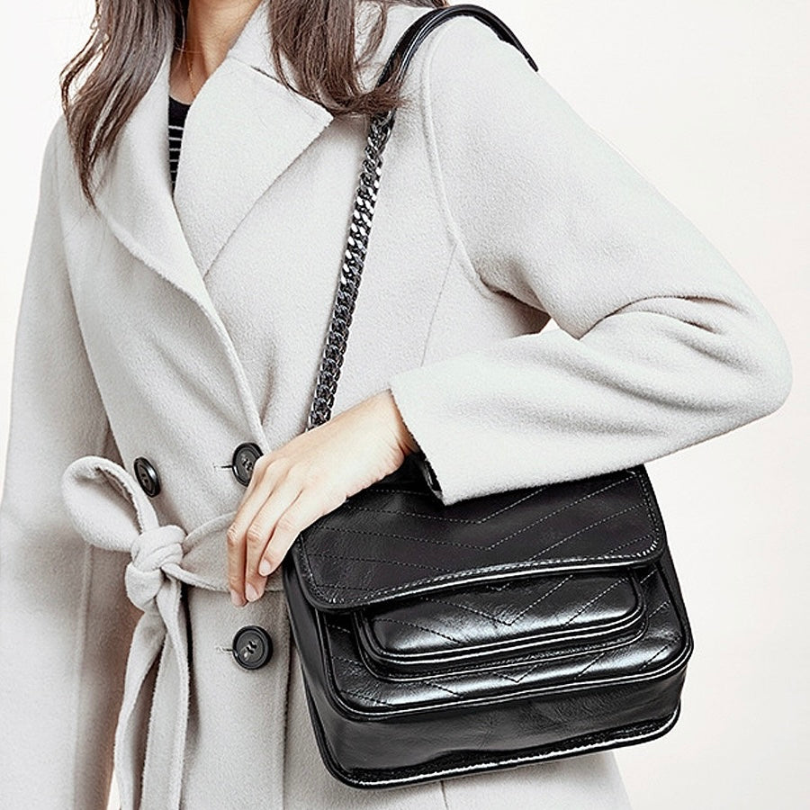 Women’s Genuine Leather Chain Detail Large Capacity Messenger Shoulder Bag