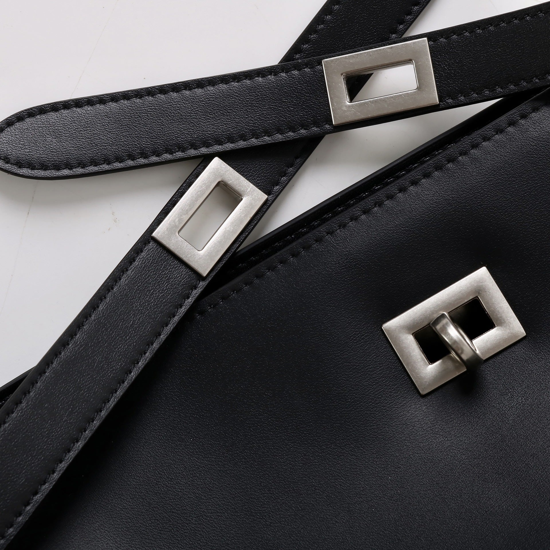 Women' Waxed Calfskin Vintage Crossbody Baguette Bag