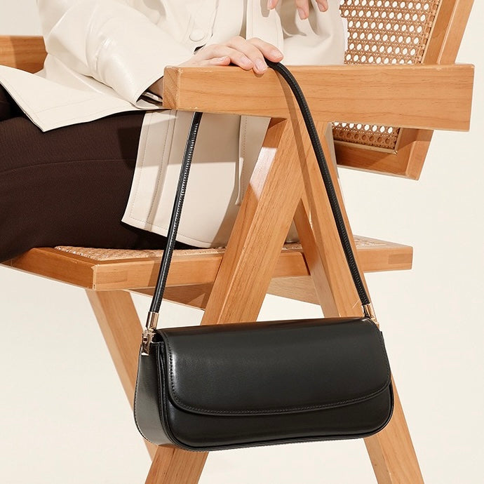 Women’s Genuine Leather Minimalist Saddle Tote – 2025 Commuter Edition