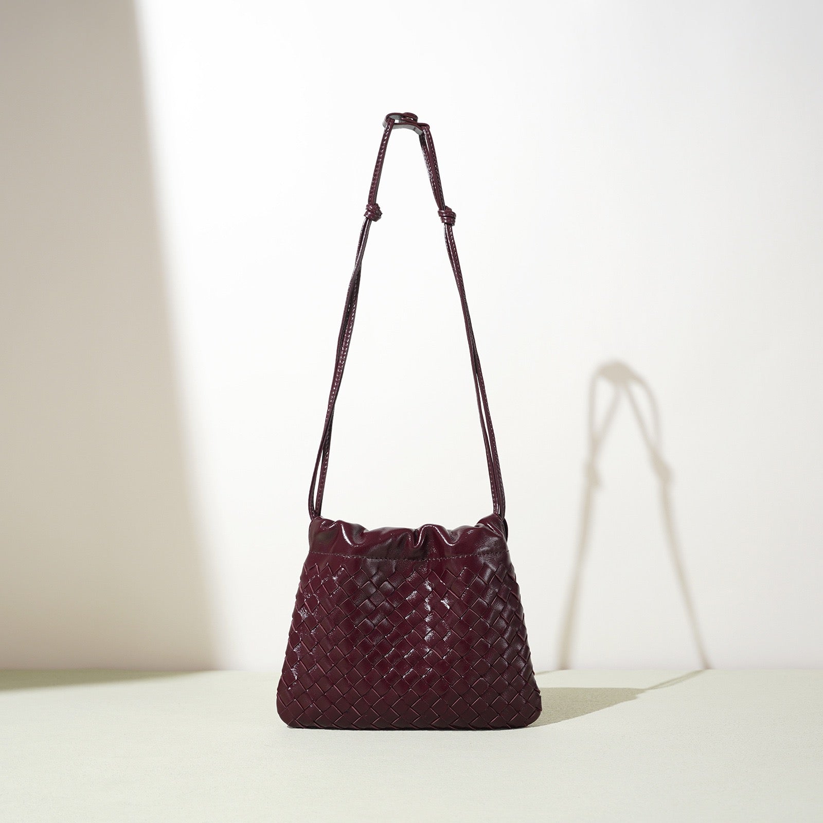 Women's Genuine Leather Sheepskin Woven Exquisite Ladies Crossbody Bag