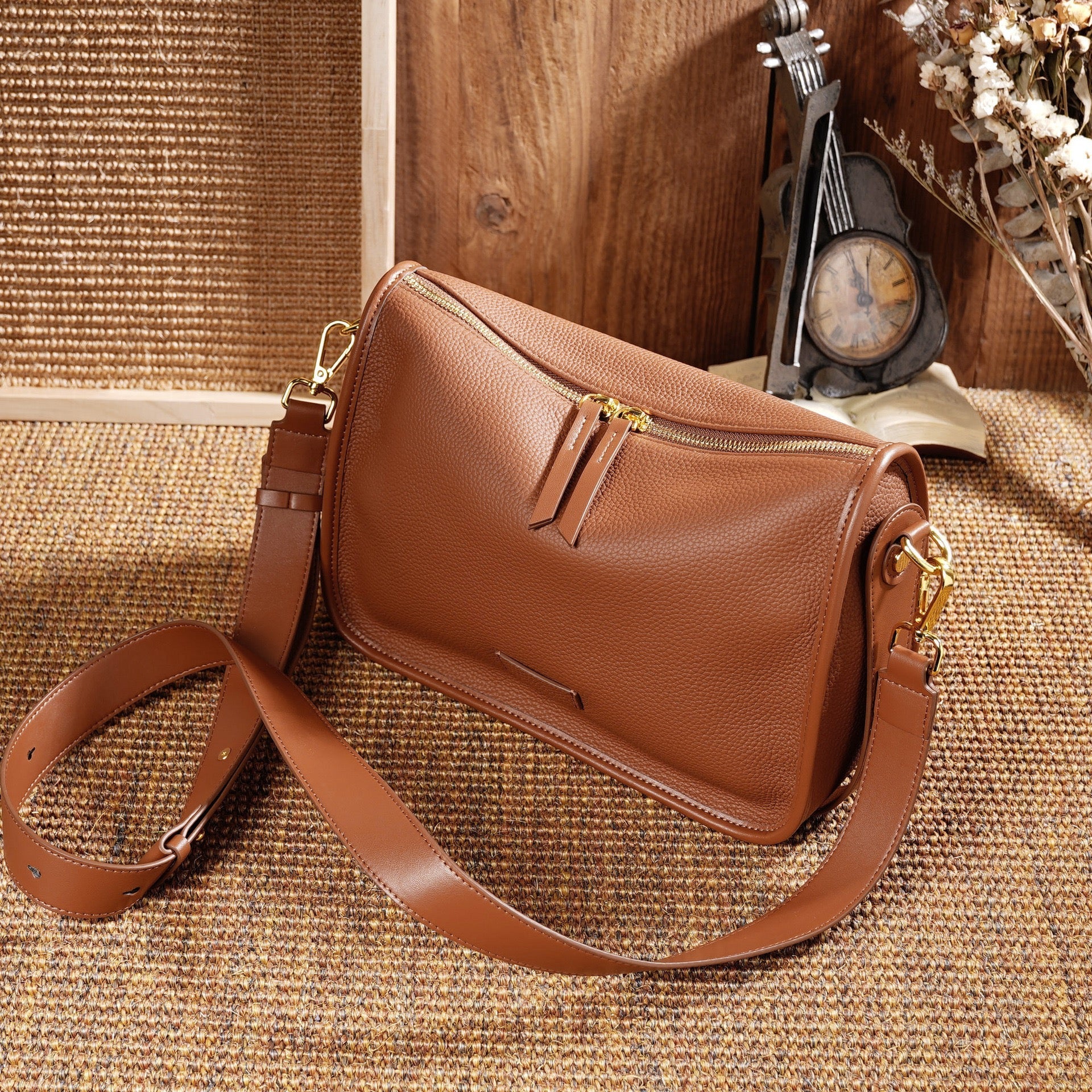 Women’s Genuine Leather Vintage Commuter Shoulder Bag