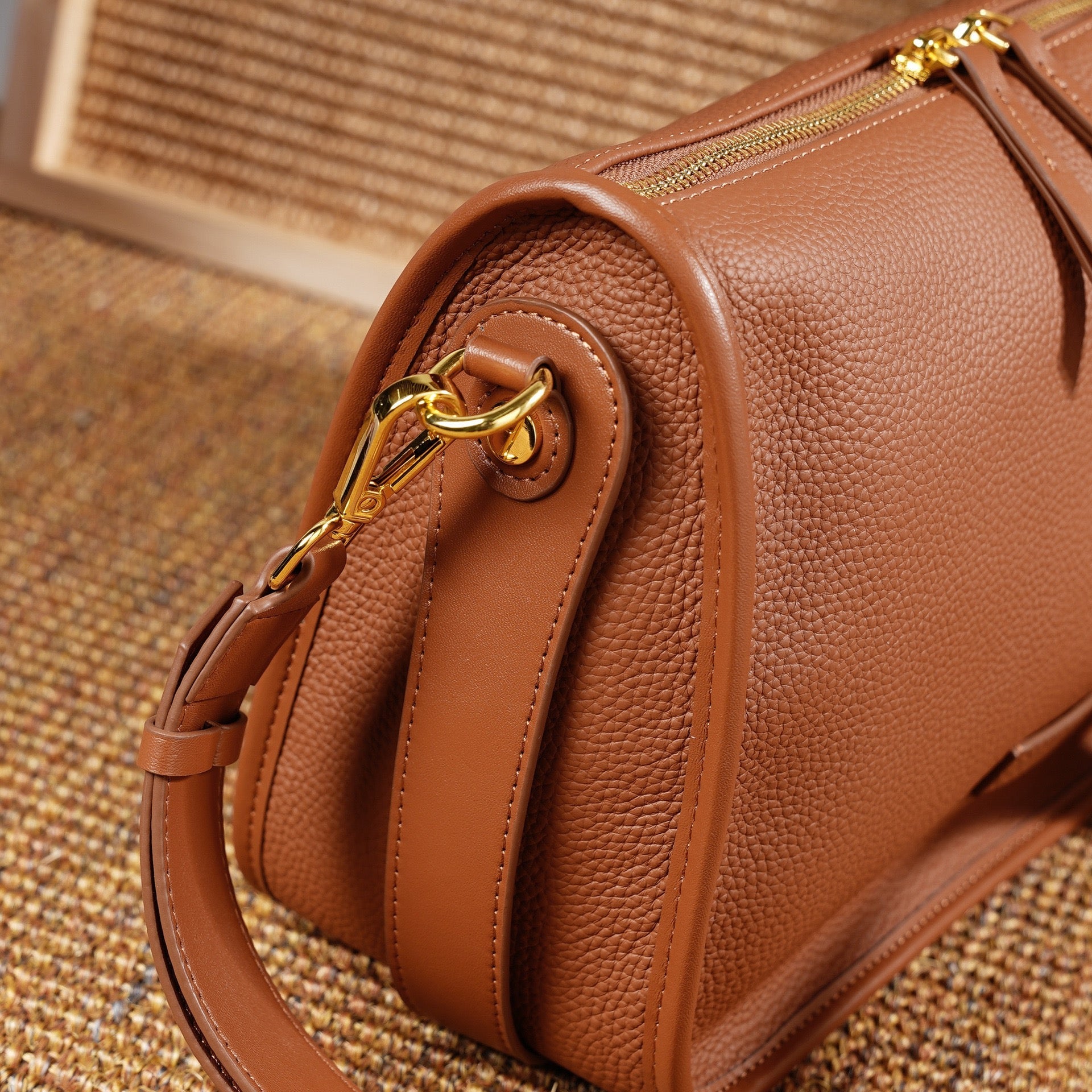 Women’s Genuine Leather Vintage Commuter Shoulder Bag