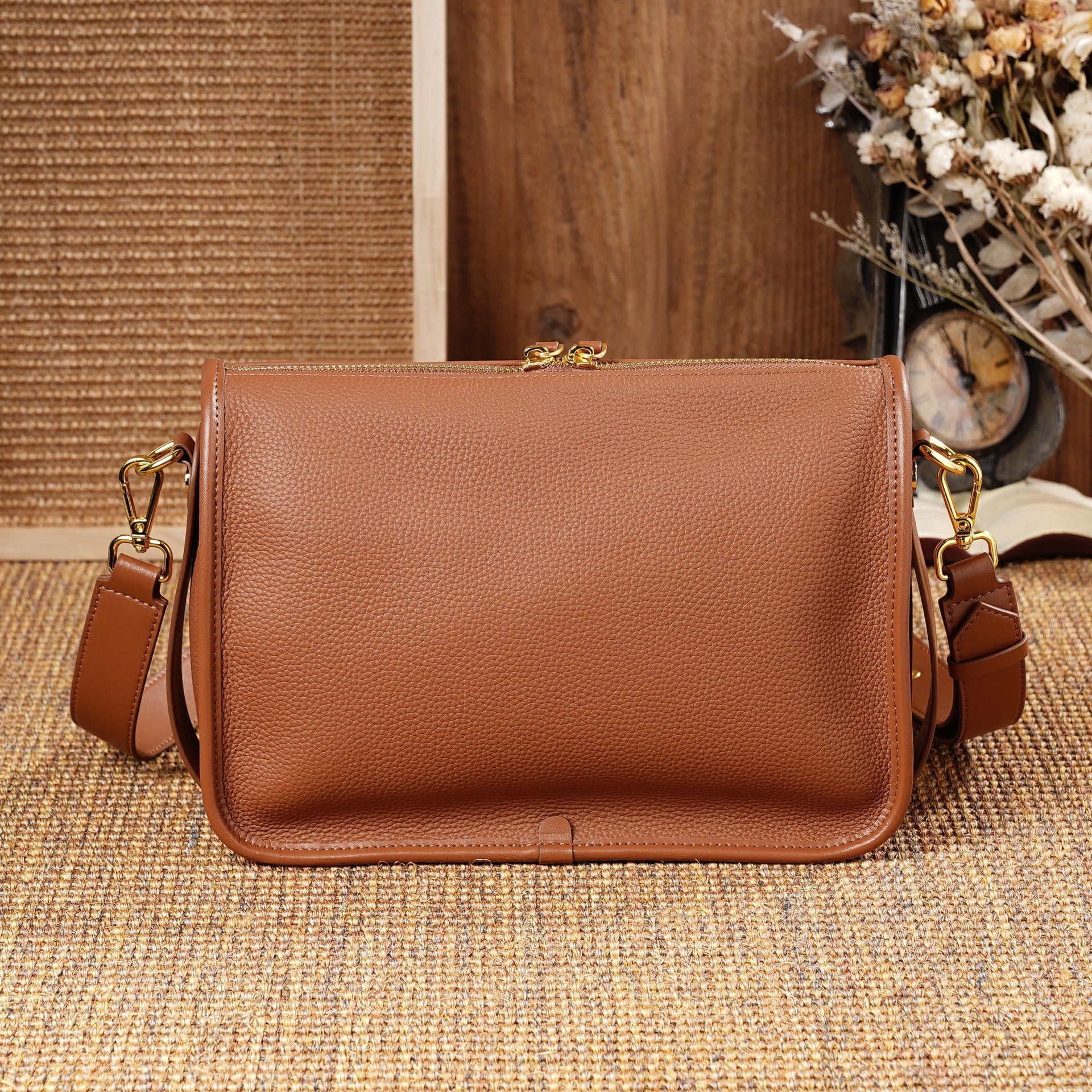 Women’s Genuine Leather Vintage Commuter Shoulder Bag